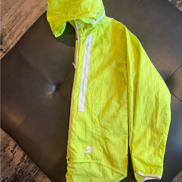 Nike Tech Aeroshield Moto Cape Windbreaker Jacket in Volt/White - Picture 9 of 11